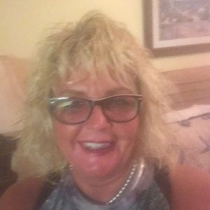 Meet your Posher, Candace